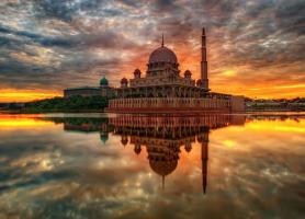 آشنایی با مسجد صورتی پوترا (Putra Mosque) مالزی