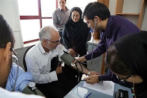 پایش سلامت زائران اربعین از سوی دانشجویان پرستاری دانشگاه آزاد کرمانشاه اجرا می گردد