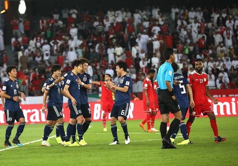 جام ملت های آسیا، جشن صعود ژاپن با کسب دومین برد پیاپی، زور عمان به داور نرسید